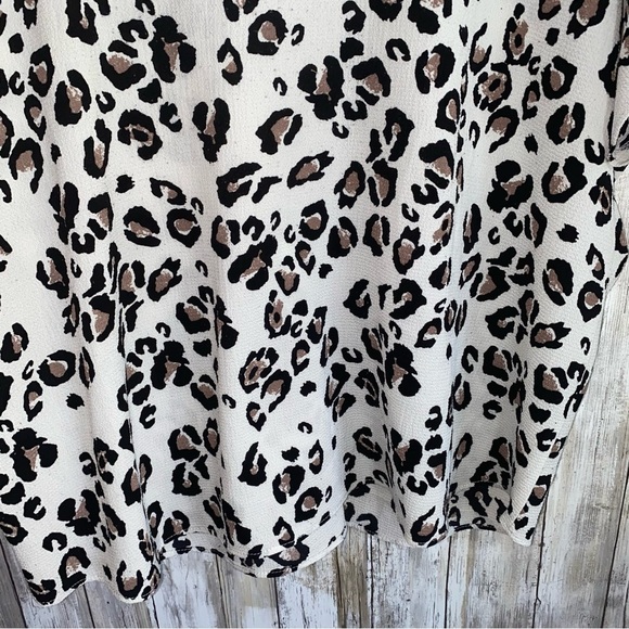 Entro Oversized Leopard Blouse - Picture 3 of 4